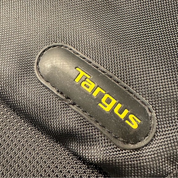 🎒 Targus Rolling Laptop Backpack AC0091 - Professional Travel Companion - Picture 8 of 9